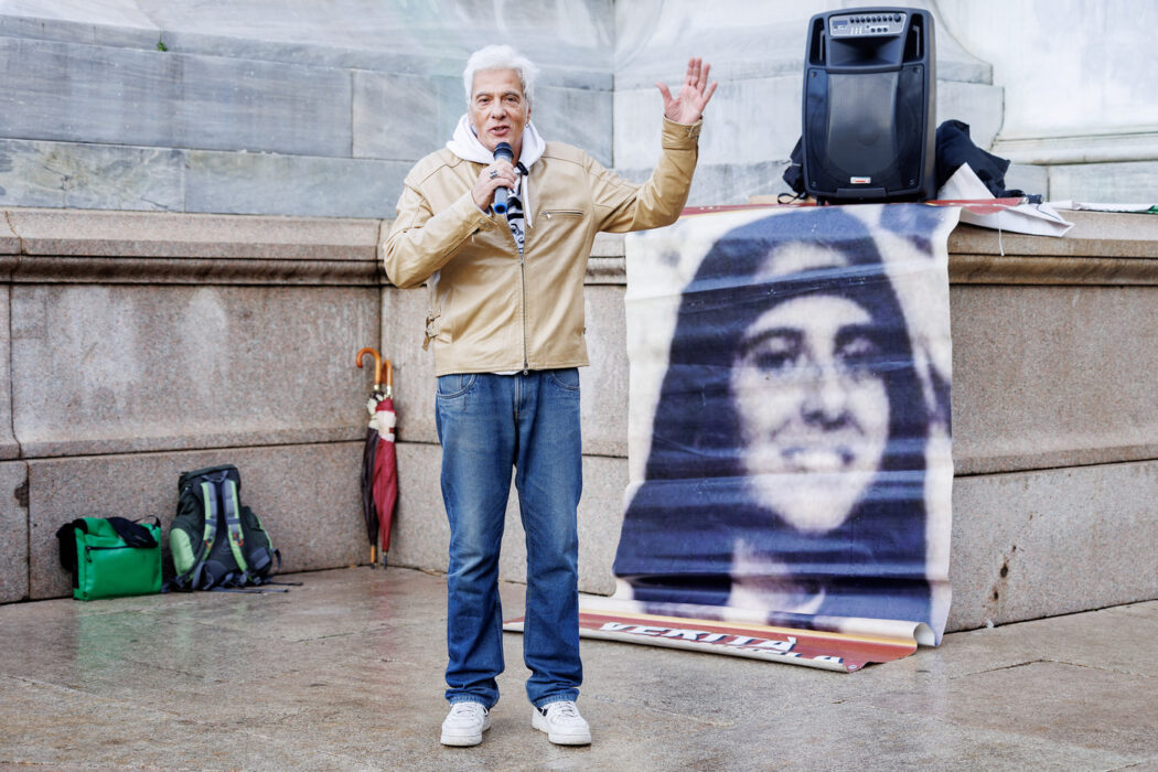 Emanuela Orlandi, il nuovo appello del fratello Pietro a Papa Francesco: “Scriva ciò che tutti noi aspettiamo, lo faccia per mia madre che non è eterna”