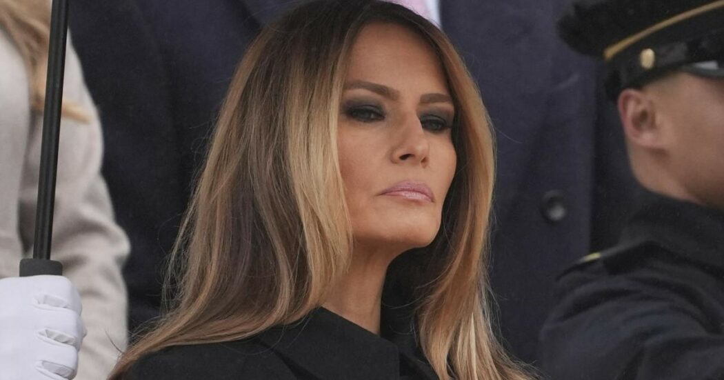 https://st.ilfattoquotidiano.it/wp-content/uploads/2025/01/20/melania-trump-1200-1050x551.jpg