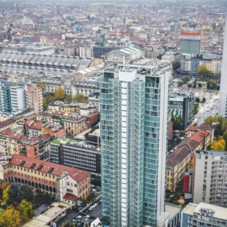 Copertina di Salva-Milano: 8 a processo per una “torre” di 24 piani