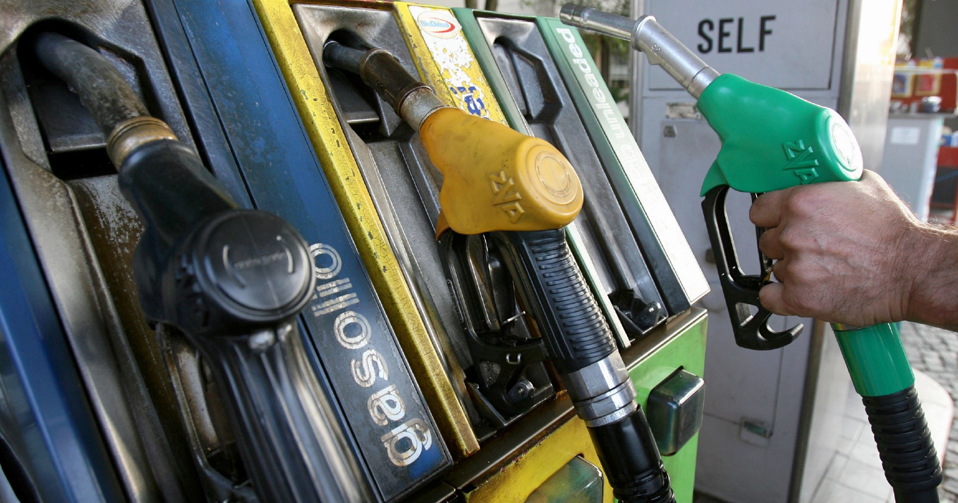 un miliardo di multa per le principali compagnie petrolifere in italia l8217antitrsut hanno fatto cartello