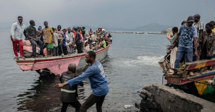 Repubblica democratica del Congo, avanza il gruppo armato M23: Goma è circondata. "Le scuole chiudono e le persone fuggono" - Il Fatto Quotidiano