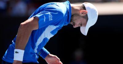 Copertina di Djokovic alza bandiera bianca: non giocherà gli Internazionali a Roma per la prima volta dal 2007
