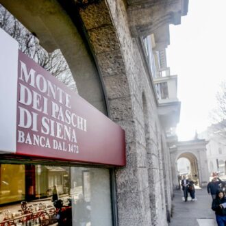 Copertina di Caltagirone e Tesoro provano a prendersi Mediobanca via Mps