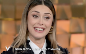 Copertina di “Mia madre e mia sorella mi prelevarono da scuola per il provino di Veline. Io e mio marito pronti per diventare genitori”: Fatima Trotta a “Verissimo”