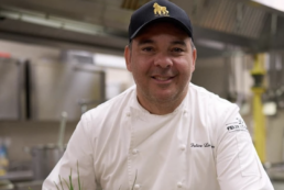 Copertina di “Milano è una città odiosa, cara, finta e poco sicura. Come può piacervi? Dopo il Covid le persone non hanno più soldi”: lo sfogo dello chef Felix Lo Basso