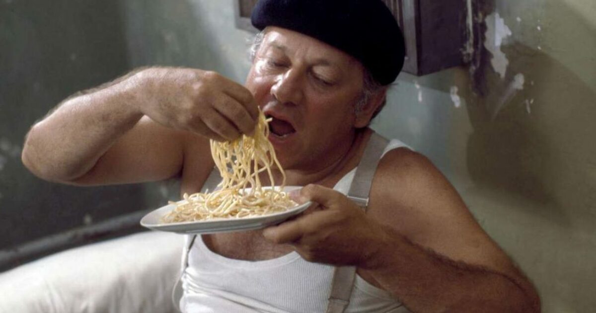 “Mio papà Paolo Villaggio mangiava così tanto da ammazzarsi da solo. Aveva il diabete e si fiondava nelle pasticcerie”: lo rivela la figlia Elisabetta