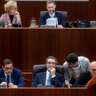 Copertina di In Lombardia la destra sogna la restaurazione: “Ritorniamo ai vitalizi”