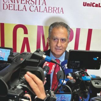 Copertina di Università Calabria, emendamento FI ad hoc per prorogare il rettore amico di Occhiuto