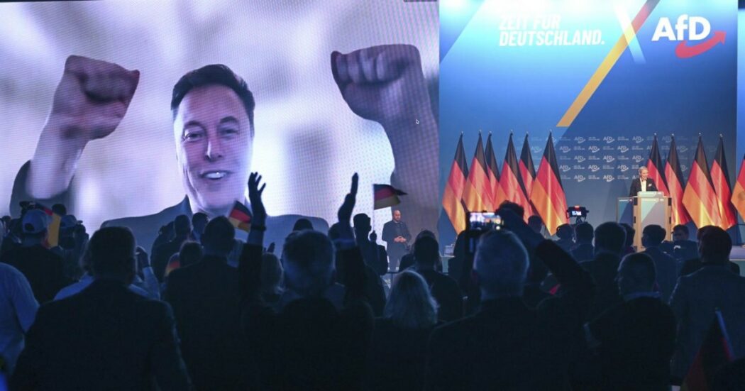 Il discorso di Musk ai camerati di AfD richiama l’ideologia hitleriana: il ‘long-terminism’ regna