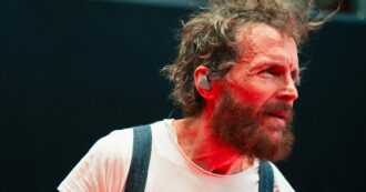 Copertina di Jovanotti: “Dopo l’incidente non riuscivo a svoltare. Sono andato nel bosco da solo, la natura mi ha ispirato e ho iniziato a prendere appunti al telefonino”