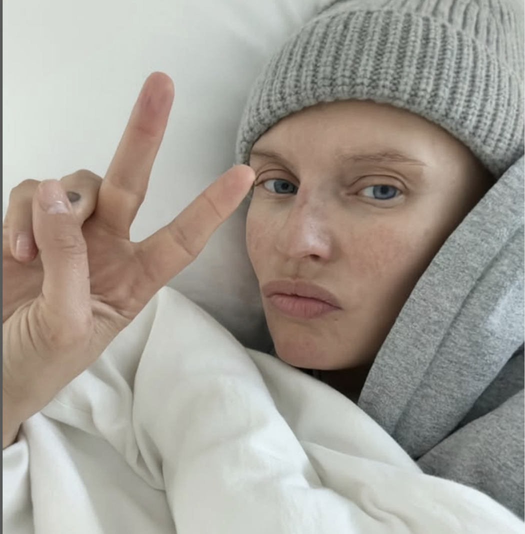 Bianca Balti: “Il cancro è stato come una condanna a morte, la mia battaglia non è ancora finita. Non mi ha ucciso ma mi ha fatto amare molto di più la vita”