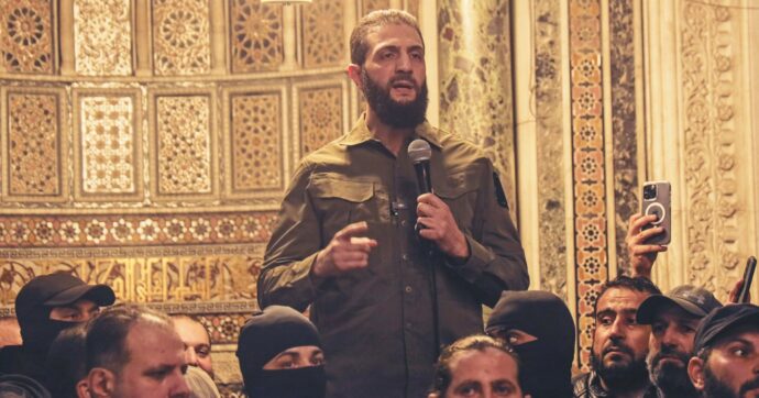 Siria, Al-Shaara si consolida: scioglie esercito e Costituzione