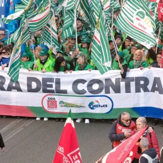 Copertina di Lavoro, 1 dipendente su 2 in attesa di rinnovo del contratto collettivo