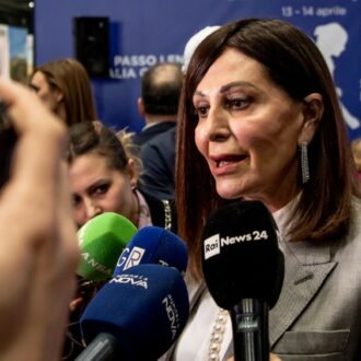 Copertina di Visibilia, il legame del 2022 tra D’Arcangelo e Santanchè