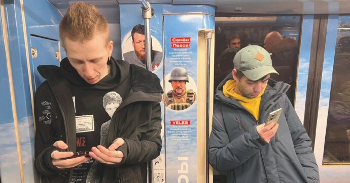 Mosca sotto sanzioni: lavoro, fede in Putin e la guerra è lontana