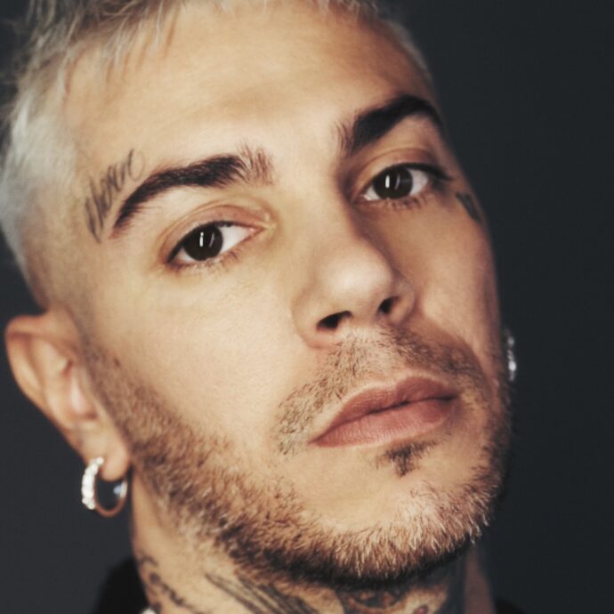 Emis Killa si difende: “C’ero alla colluttazione allo stadio, ma non ne faccio parte, ero diversi metri indietro. Non ho mai mollato manco uno schiaffo”