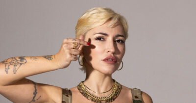 Copertina di Serena Brancale a Sanremo 2025: “Nuda quando voglio, tanto vince sempre la musica”