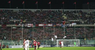 Copertina di La surreale storia del Taranto calcio, tra ragazzini in campo, acquirenti misteriosi e il rischio concreto di non finire il campionato