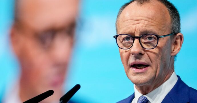 Ue, l’avvicinamento tra Cdu e AfD in Germania fa tremare anche il Ppe. Tutti contro Merz: sui migranti rischia di sfaldare i Popolari europei
