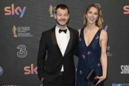 Copertina di Alessandro Cattelan, il primo incontro con la moglie: “Non sapevo chi fosse, credevo di averlo visto al parco”. Ecco chi è Ludovica Sauer