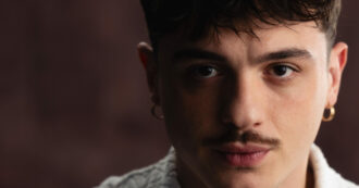 Copertina di Sanremo 2025, Olly: “Vorrei godermela un po’ di più questa volta, con più calma e serenità. Ormai ho capito che il palco è il mio posto al mondo” – IL VIDEO