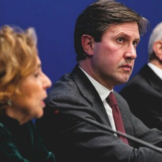 Copertina di Nardella: ora il micro-Renzi fa l’Accademia dell’inciucio