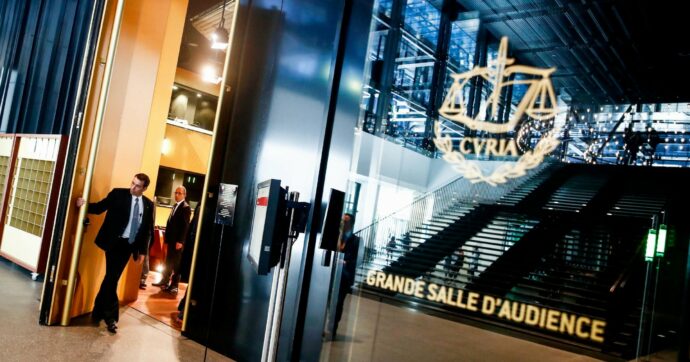 Migranti, sulla “tratta” Italia-Albania arriva il monito dell’Ue: “Rispettate i diritti”