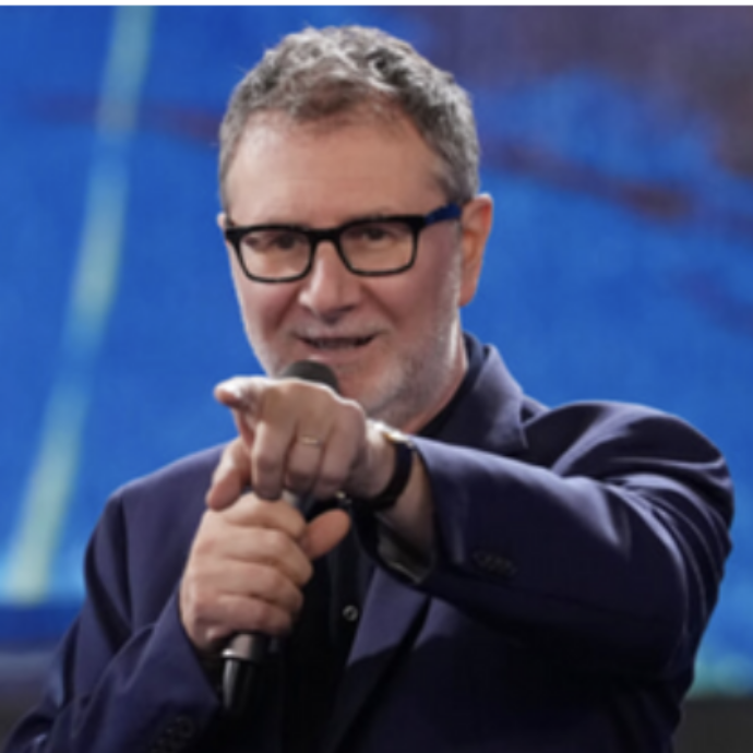 Carlo Conti ospite di Fabio Fazio a Che Tempo Che Fa: un anno dopo Fiorello e Amadeus, si torna a parlare di Sanremo sul Nove. Nella stessa puntata anche Bill Gates