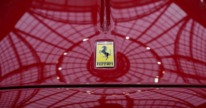 Copertina di La Ferrari è una “macchina da soldi”