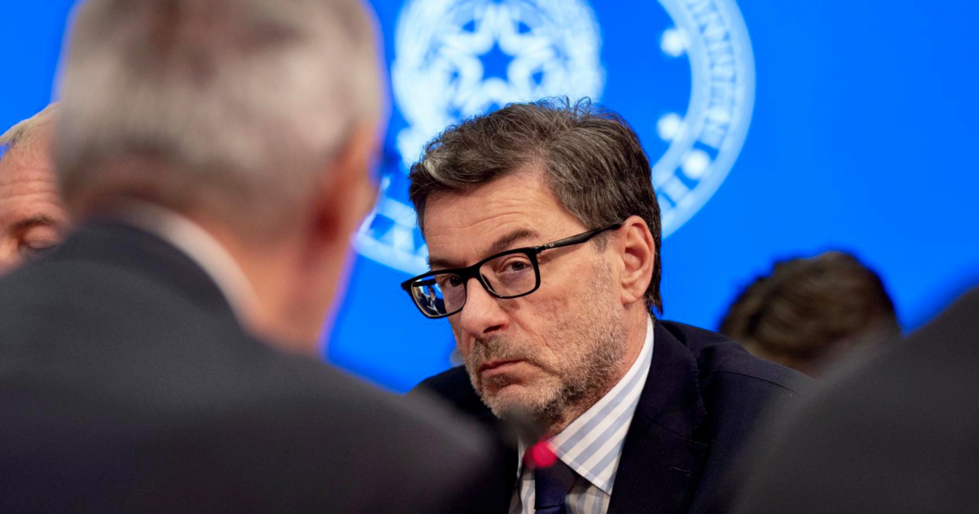 Pil fermo nel terzo trimestre e consumi in frenata: a ottobre cala del 26% la voglia di comprare degli italiani Pil fermo nel terzo trimestre e consumi in frenata: a ottobre cala del 26% la voglia di comprare degli italiani