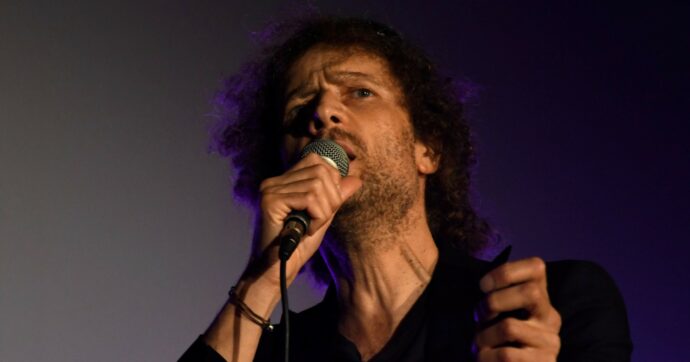 Tricarico: “Il mazzo di fiori a De Niro, i tanti stereotipi della trap e i miei ideali integralisti”