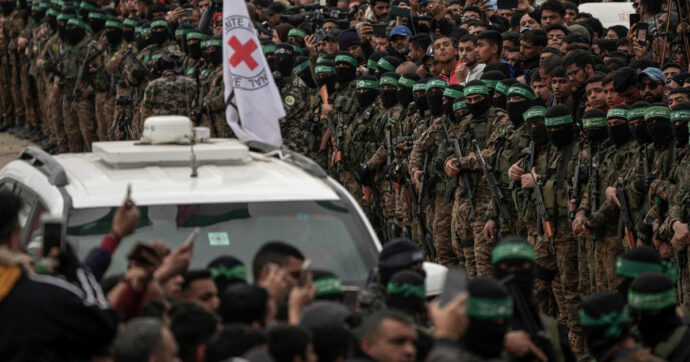 Hamas ritarda lo scambio di rapiti: “Violata la tregua”