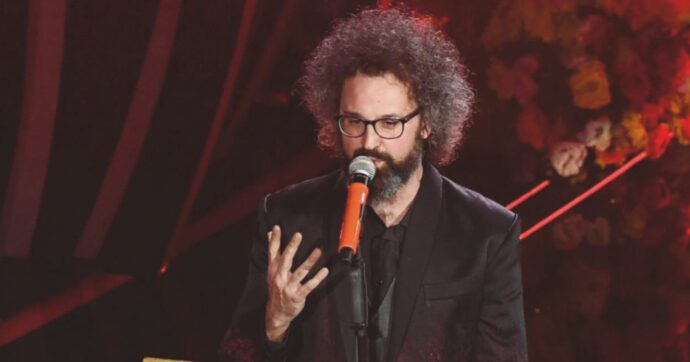 Ovazioni, lacrime e tattiche. Favoriti Cristicchi e Giorgia