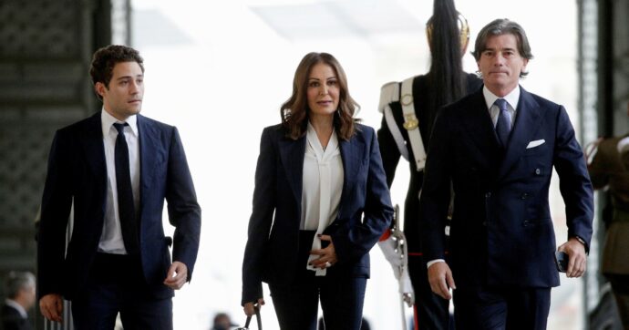 Santanchè minacciava i dipendenti: lavorate sempre o chiudo tutto