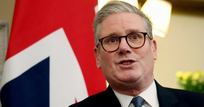 Labour, stretta migranti in stile Farage