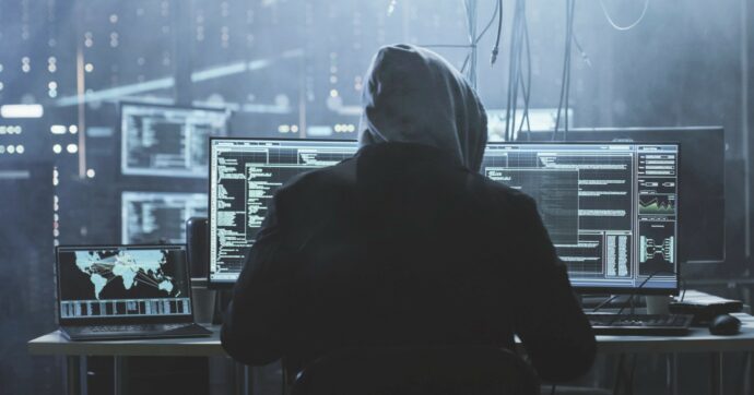 Attacco hacker globale, Washington Post: “Sfruttata falla di Microsoft”. Nel mirino governi e aziende
