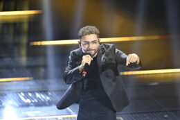 Copertina di “Scommettiamo su Rocco Hunt in top 10 al Festival di Sanremo. L’obiettivo è farlo entrare grazie ai nostri voti”: la proposta del tipster “Il Pengwin” agli 800 mila iscritti del suo canale Telegram
