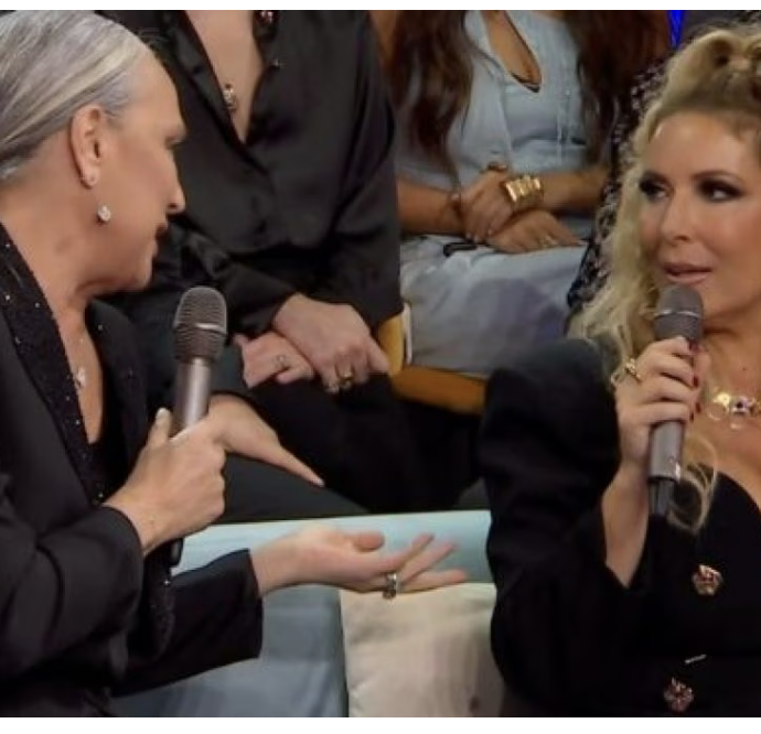 Sanremo 2025, “Cristicchi ha una canzone retorica che romanticizza una malattia feroce. Avrei voluto più verità”: le parole di Selvaggia Lucarelli