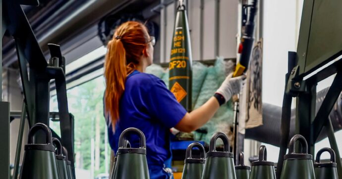 Banche armate, ecco chi fa affari miliardari