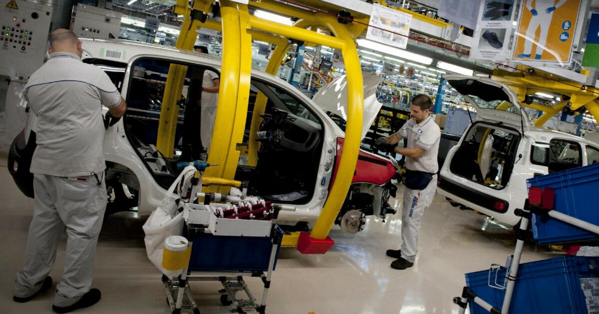 Stellantis condannata per condotta antisindacale: “Multò operai in sciopero per il freddo in fabbrica” Stellantis condannata per condotta antisindacale: “Multò operai in sciopero per il freddo in fabbrica”