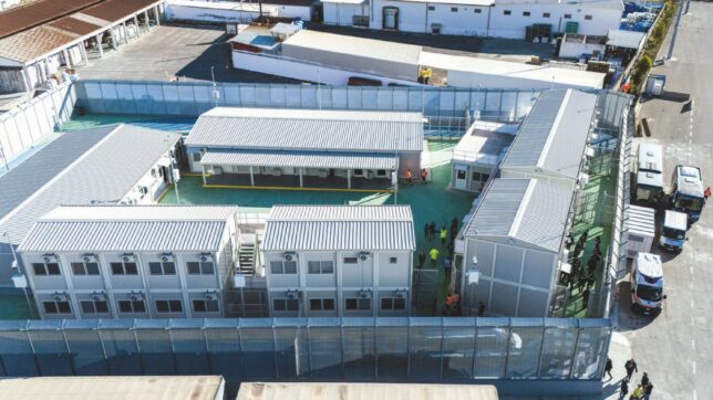 Sui centri  in Albania il governo si rassegni: la via è il Parlamento