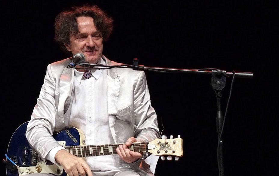Goran Bregovic e Olly a Sanremo 2025: il musicista bosniaco e l’autore di Devastante cantano Il Pescatore di De Andrè