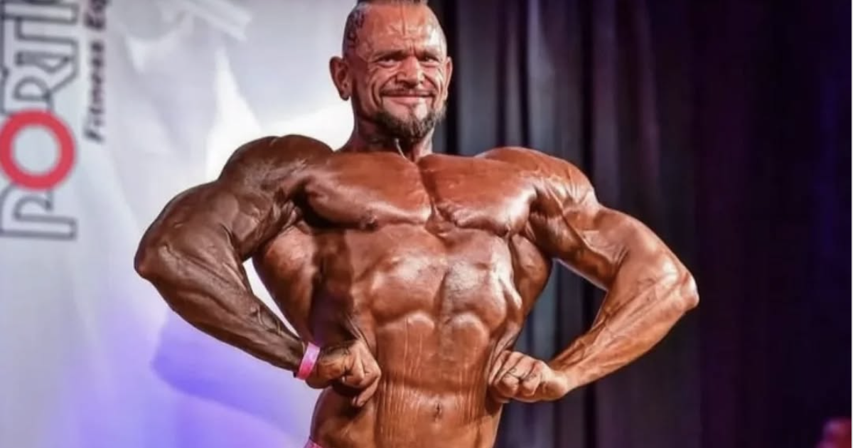 “Ho combattuto tutta la vita per smettere di essere grasso e ispirare le persone”: muore schiacciato sotto un camion il bodybuilder Suel Nogueira. Aveva 40 anni