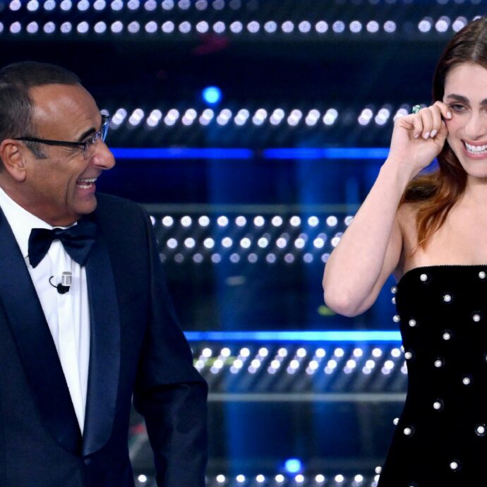 Sanremo 2025, ascolti in calo per la terza serata del Festival: 10 milioni e 700 mila spettatori con il 59,8% di share