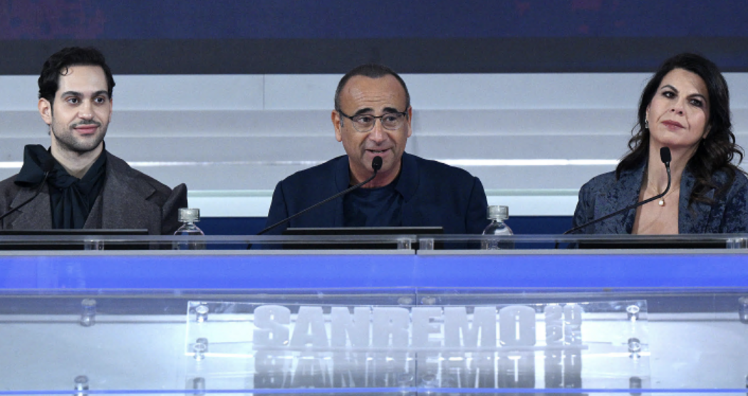 Sanremo 2025, Carlo Conti: “Realizzo un sogno, stasera aprirò il Festival con Roberto Benigni”. Cucciari: “Vesto e mi spoglio gratis”. Mahmood farà “uno show degno del SuperBowl”