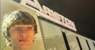 Copertina di Aggira la sicurezza, si arrampica sul palco dell’Ariston e mostra i dietro le quinte del Festival di Sanremo: l’incredibile “impresa” di Dedelate