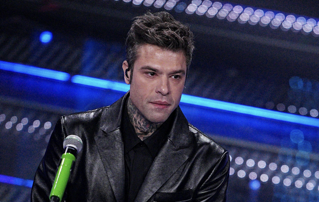 A Domenica In standing ovation per Fedez. Poi ai giornalisti il rapper spiega: “Dopo il mio tumore ho iniziato l’assunzione di antidepressivi, sono finito nelle mani sbagliate”