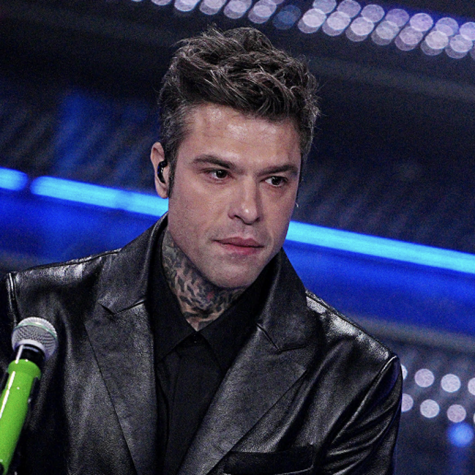 A Domenica In standing ovation per Fedez. Poi ai giornalisti il rapper spiega: “Dopo il mio tumore ho iniziato l’assunzione di antidepressivi, sono finito nelle mani sbagliate”