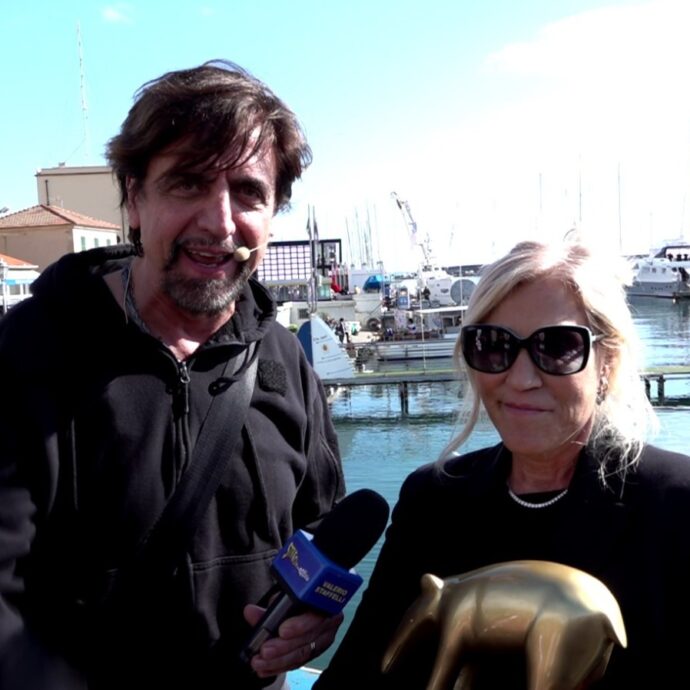 “Sono una mamma stro**a. Spero che mio figlio Fedez si risposi”: Tatiana appare a Striscia la Notizia