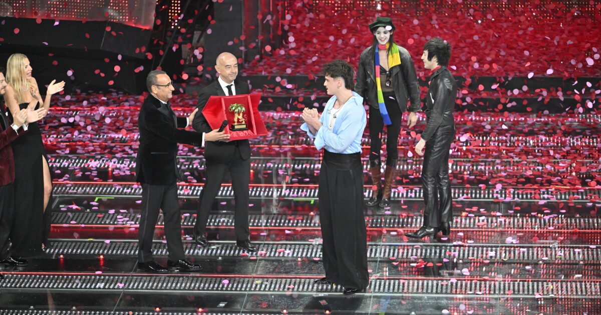 Sanremo 2025, il testa a testa Corsi-Olly e il ruolo cruciale del televoto. Sui social scoppia la protesta: “Voti non confermati”